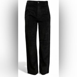 Aritzia Tna High
Rise Corduroy Pant
Size 6 black
Straight Leg